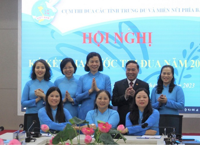 Cụm thi đua Hội LHPN 7 tỉnh Trung du và miền núi phía Bắc ký kết giao ước thi đua năm 2023